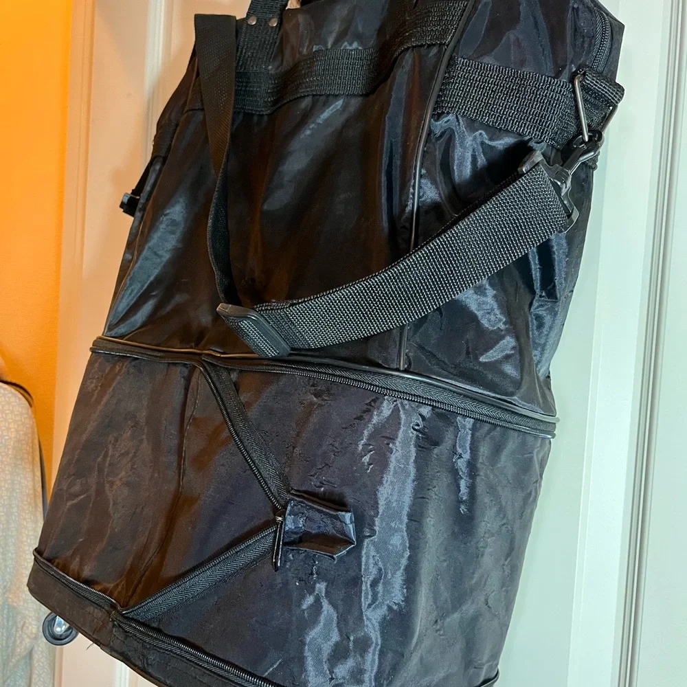 Expandable Carnival Cruise Travel, Airport Friendly, Handy 5 Wheel Flexible Bag!